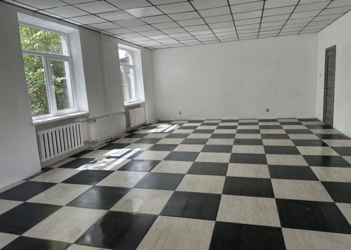 Оренда приміщень вільного призначення. соборності 76. Зупинка зигіна - фото 1