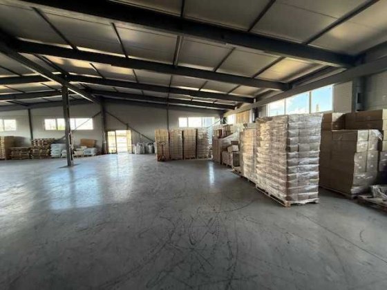 Здам в Оренду приміщення 720м.кв можливо з стелажами Ровно