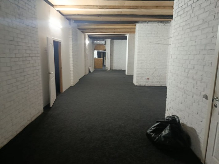 Здається приміщення 400 м у тихому непрохідному місці - фото 1