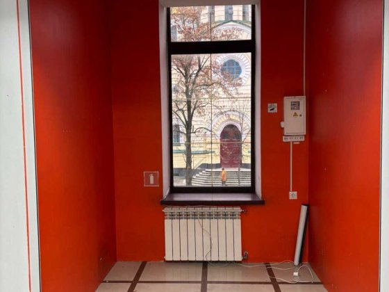 В оренду торгова площа 5 кв.м. в ТОЦ "Премьєр", (вул. Cоборна 94) Ровно