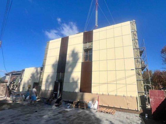 Комерційне приміщення 144 м² — ідеальне під школу, студію або офіс.