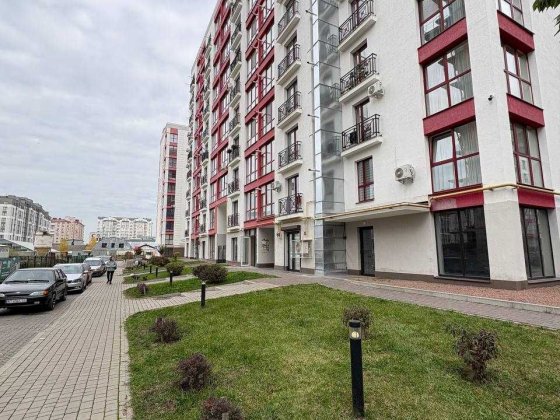 Оренда фасадного приміщення вул. Бастіонна ЖК "Містечко Козацьке" Івано-Франківськ