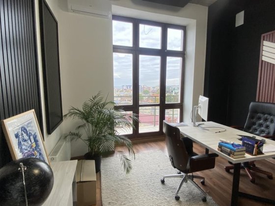 Оренда стильного офісу 330м з панорамою на озеро Івано-Франківськ