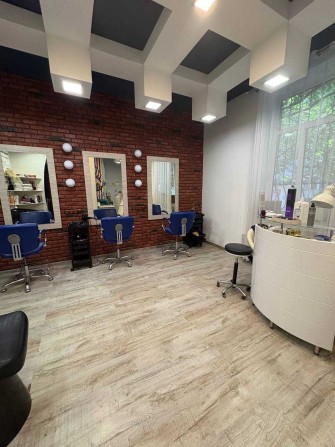 Оренда робочих місць у салоні краси (перукар, косметолог, масажист) - фото 1