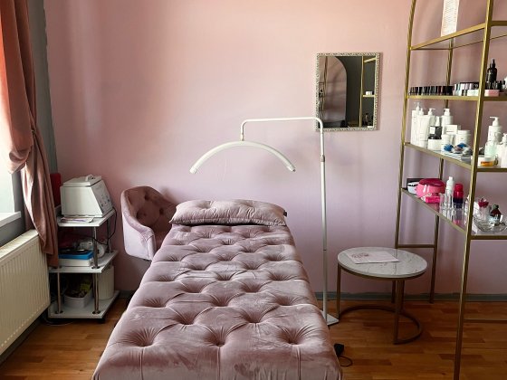 Оренда робочого місця для косметолога, масажиста, лешмейкера. Рівне