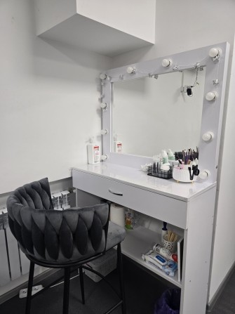 Здам місце для бровиста, візажиста - фото 1