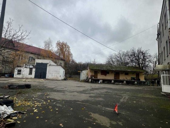 Здам Бокс з Парковкою та Складом біля ЖД Вокзалу Ровно