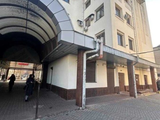 ОРЕНДА ПРИМІЩЕННЯ В ЦЕНТРІ МІСТА — вул. Галицька, 7 (під “Рошен”) Івано-Франківськ