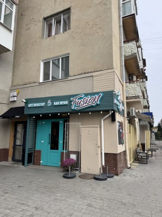 Оренда кутового приміщення в центрі Рівного - фото 1