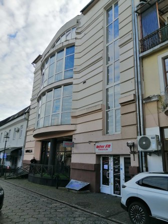 Приміщення в центрі міста біля Ратуші - фото 1