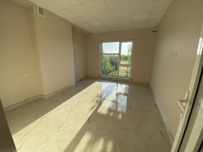 Здається в оренду приміщення по вул.Живова - фото 1