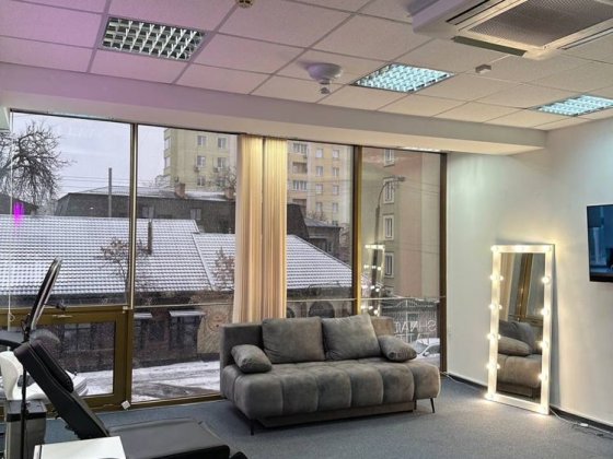 Суборенда/оренда частини приміщення Ровно