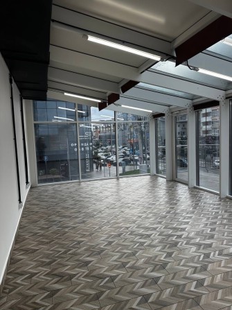 Оренда фасадного приміщення 85 м2 в центрі міста 2 поверх - фото 1