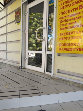 Здам в центрі частину офісного приміщення в центрі - фото 1