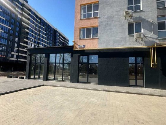 Здам в оренду фасадне комерційне приміщення вільного призначення Івано-Франківськ