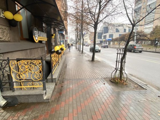 Оренда фасадного приміщення в центрі Ровно