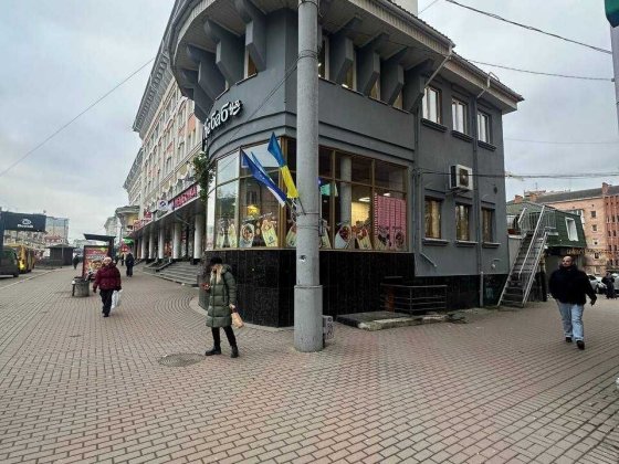 ЦЕНТР 29м2 Здам приміщення з АКТИВНИМ Трафіком біля ЗУПИНКИ Ровно