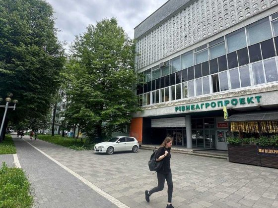 ЦЕНТР 96м2 Здам приміщення з АКТИВНИМ Трафіком та Парковкою Ровно