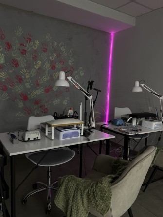 Оренда Манікюрного столу в центрі міста - фото 1