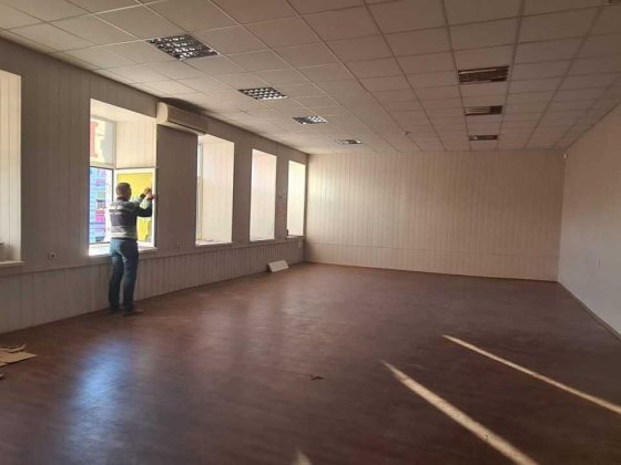 Офісне, торгове приміщення 1100 м2 Полтава