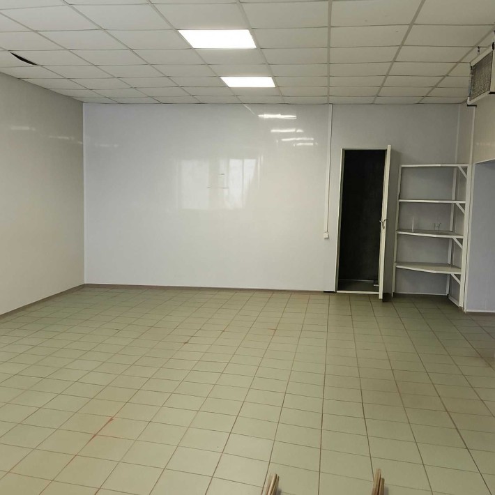 Сдам в аренда помещен 50 м.кв на Безродного возможно  с оборудованием. - фото 1