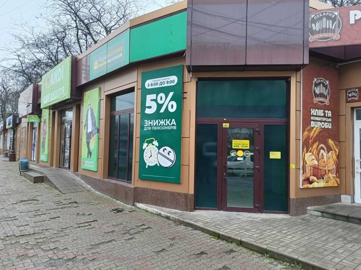 Аренда помещения с интенсивным пешеходным и автомобильным трафиком 59м - фото 1