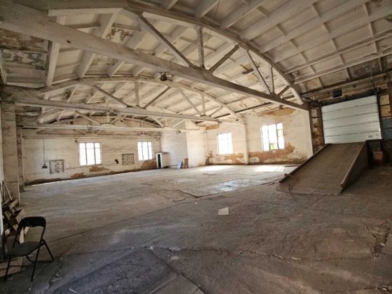 Склад у місті, з рампою і без Полтава