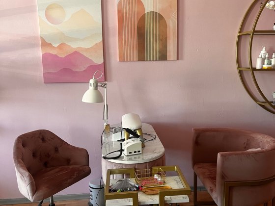 Оренда робочого місця для майстра манікюру. Рівне