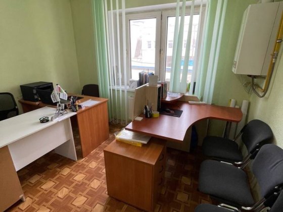 Здається місце в офісі центр Ровно