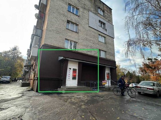 РИНОК 45м2 Здам Фасадне Кутове приміщення з НОВИМ Ремонтом таПарковкою Ровно
