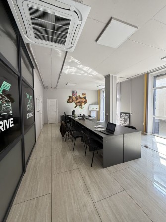 Оренда комерційного приміщення в центрі міста! 125 м2 - фото 1