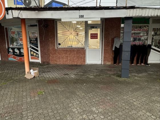 Оренда приміщення; 17 м2; Чернівці; фасад; вул. Ентузіастів; Чернівці