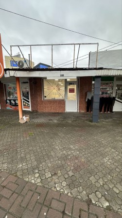 Оренда приміщення; 17 м2; Чернівці; фасад; вул. Ентузіастів; - фото 1