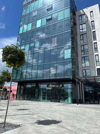 Довгострокова оренда торгового приміщення на 2 поверсі у БЦ London - фото 1