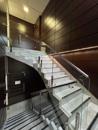 Здається ОФІС в центрі міста  по вул. Героїв Майдану. Світло завжди є! - фото 1