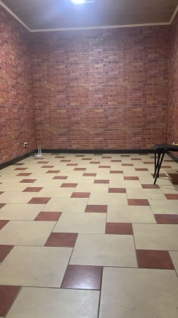 Офіс в центрі міста Ужгород вул Швабська3(магазин Алма) - фото 1