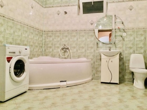 Здається простора квартира 140кв. Ужгород