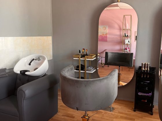 Оренда робочого місця для перукаря, колориста, трітментолога, бровиста Рівне