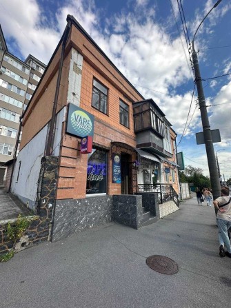 ЦЕНТР 53м2 Здам ФАСАДНЕ приміщення з ХОРОШИМ Трафіком біля ЗУПИНКИ - фото 1