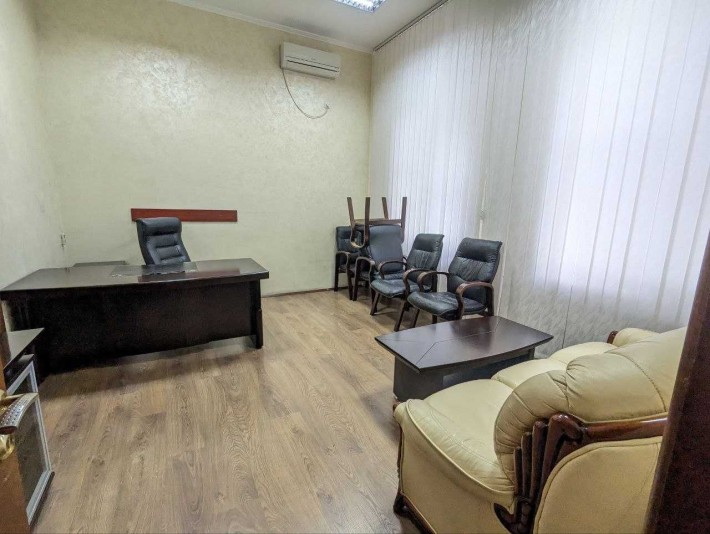 Оренда приміщення по вул. Соборна БОС (130 м.кв.) - фото 1