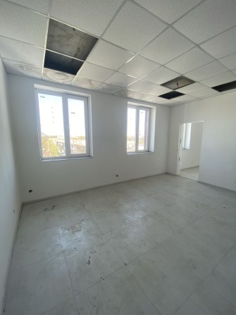 Здаєтся в оренду приміщення в центрі Рівного. Оренда офіс - фото 1