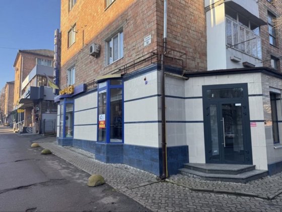 ОРЕНДА . Проспект Незалежності . Чернівці