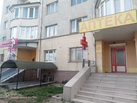 Оренда комерція під  аптеку ,магазин , офіс  тощо . вул.Кармелюка,116. Чернівці