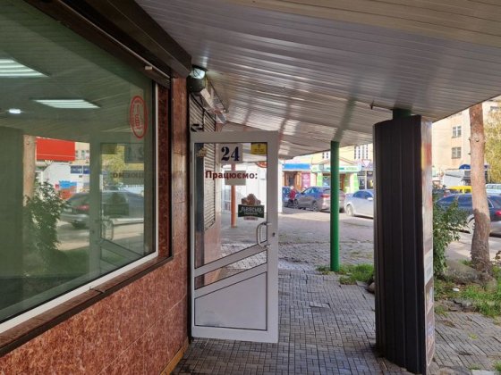 Здається приміщення Чернівці