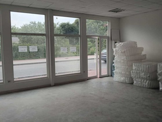 Здам Фасадне Приміщення 60м2.Людне місце(МагазинАптеку.Кафе)17кВт/380v Чернігів