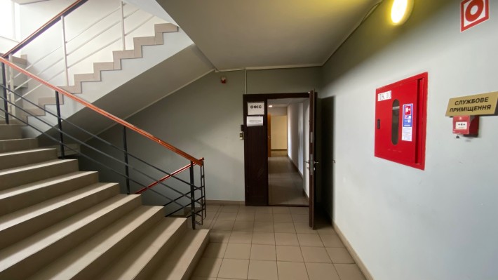 Оренда офісних приміщень 10 каб, разом 310 м2 у БЦ в Чернівцях - фото 1