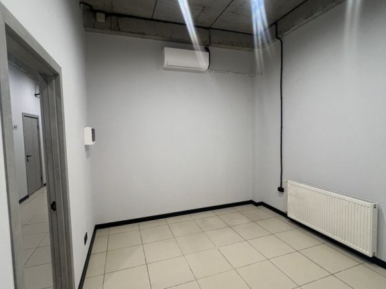 Здається офіс ТЦ “TÉO”центр Небесної Сотні Чернівці