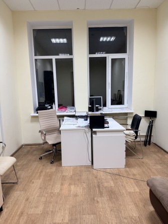 Сдам офис в аренду. ЦЕНТ, СВЕТ НЕ ОТКЛЮЧАЮТ! - фото 1
