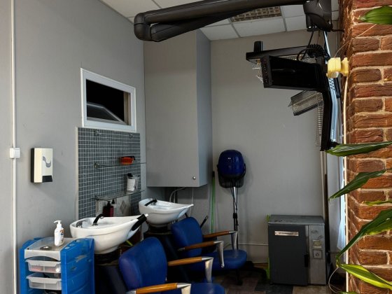 Місця для майстрів перукарів та майстрів манікюру і педикюру. Ужгород