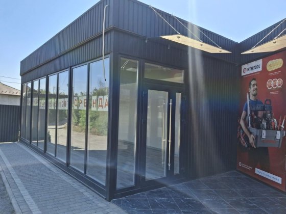 Оренда торгового приміщення по вул.Південно-кільцева  30м2 деталі по т Чернівці